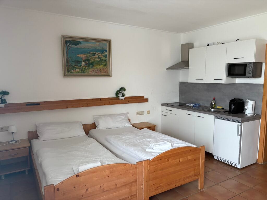Doppelzimmer mit Küchenzeile