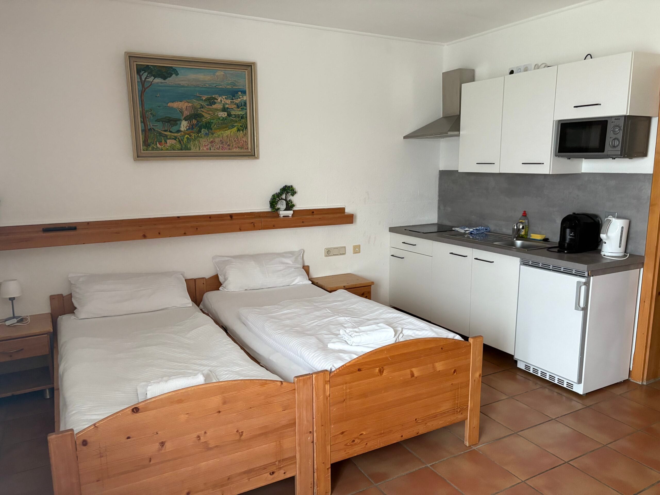 Zweibettzimmer mit Küche